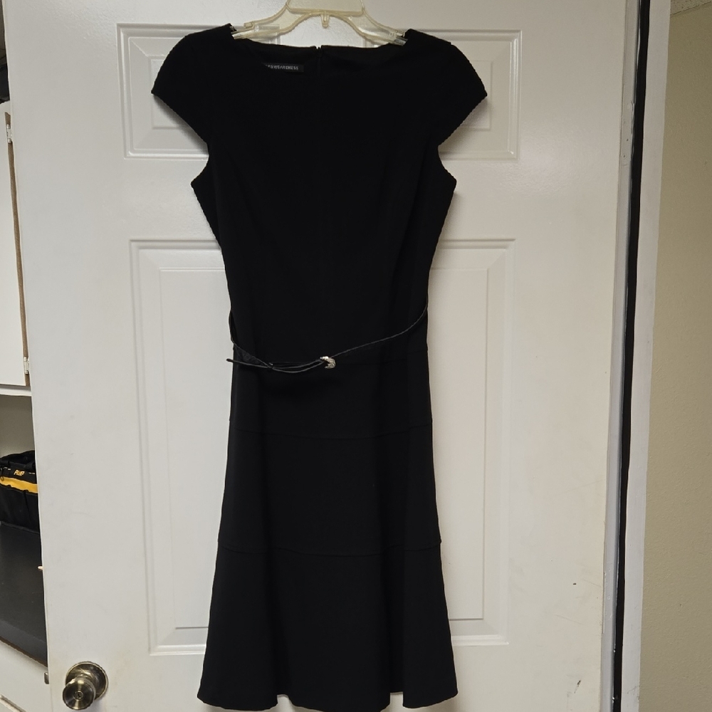 Jones Wear Classic Black Midi Dress